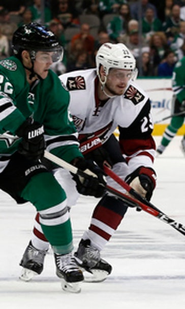 Benn's goal breaks tie in 3rd, Stars beat Coyotes 5-2 (Feb 24, 2017)